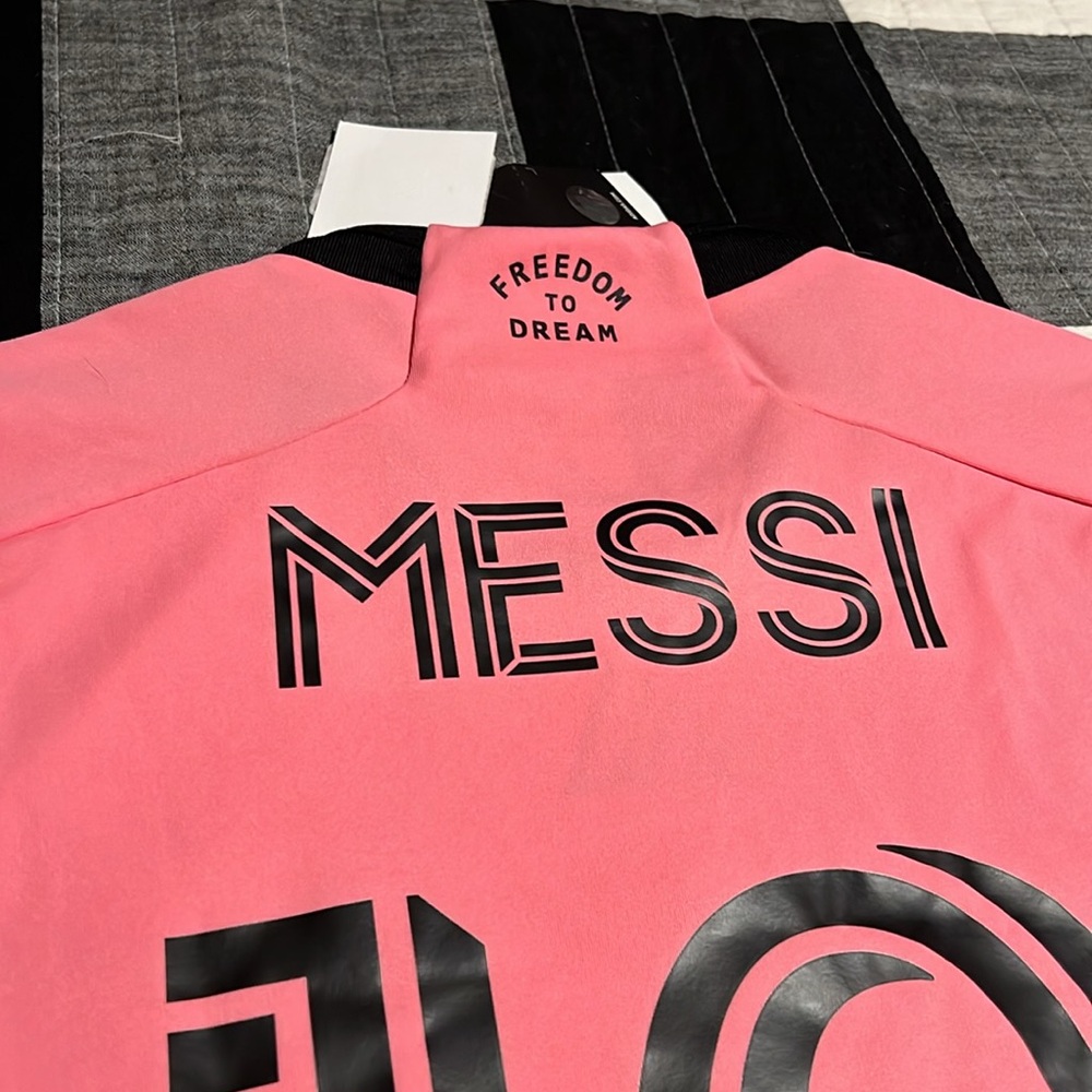 Inter Miami #10 Lionel Messi 2024/25 MLS Adidas Home Jersey - Picture 8 of 9